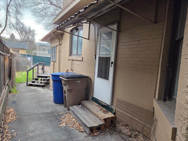 Building Photo - 1250 E 100 S