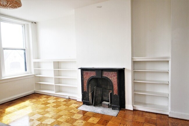 Building Photo - 1513 Bolton St