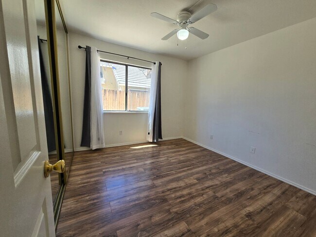 Building Photo - 39354 Longhorn Ct