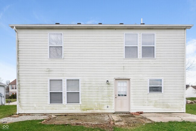 Building Photo - 735 Streamside Dr