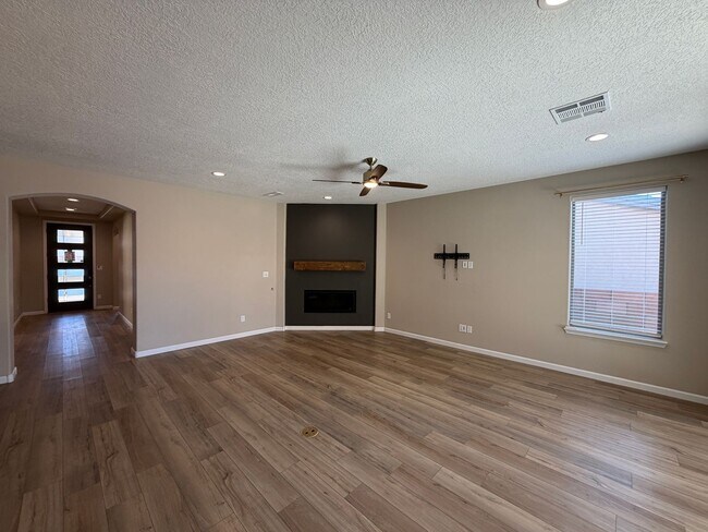 Building Photo - 4 Bedrooom Single Story New Build in Mesa Del Sol Near Netflix Studios!