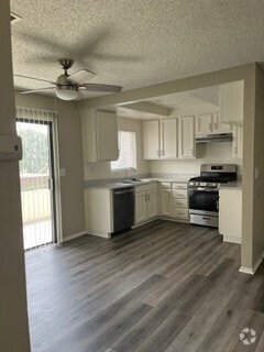 2x2 - Mission Garden Apartments