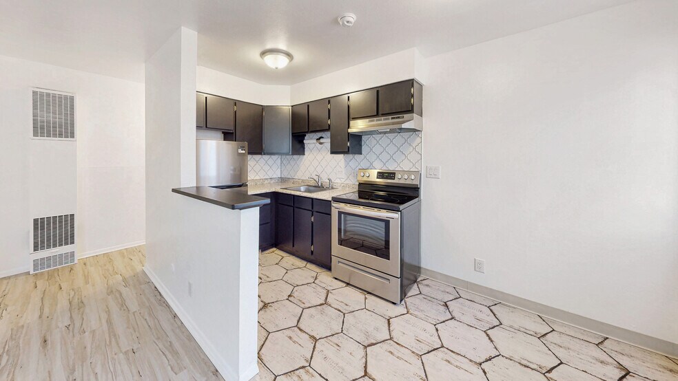 Primary Photo - 218 3rd St