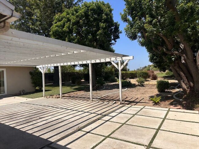 Building Photo - Spacious 4 Bedroom Home in Quiet Yorba Linda Neighborhood