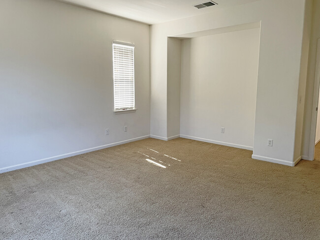 Building Photo - 1736 Montesa Pl