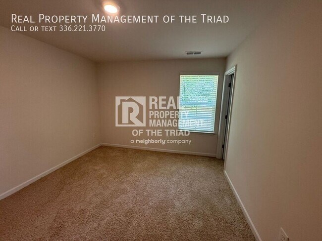 Building Photo - 407 Gulliver Ct