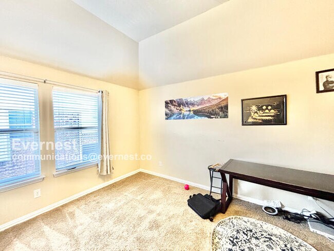 Building Photo - 604 Knightsbridge Ln