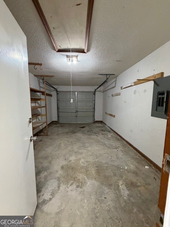 Building Photo - 107 Pineneedle Ct