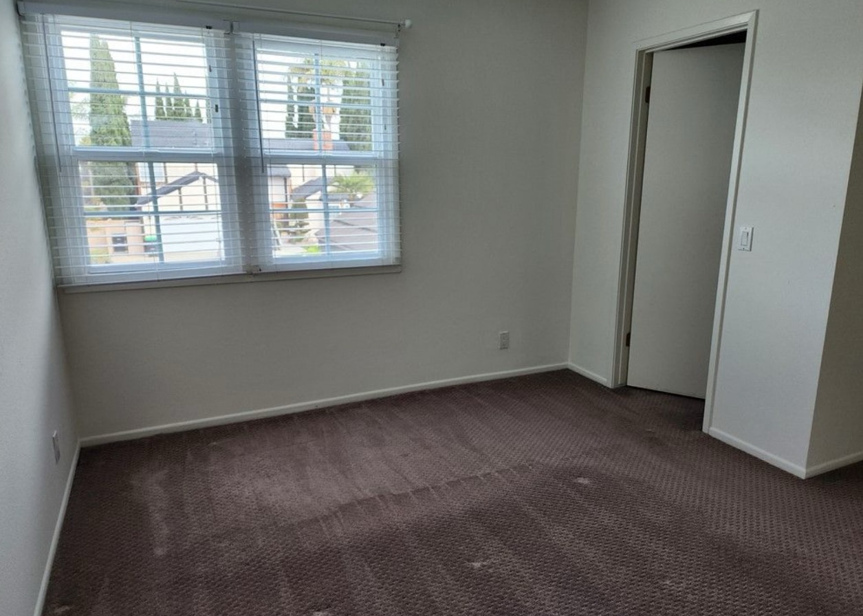 Building Photo - 2353 Littleton Cir