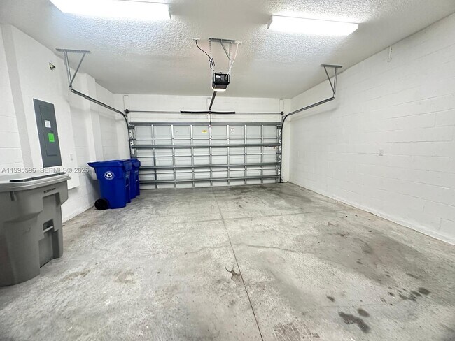 Building Photo - 4016 Basket Oak Cir