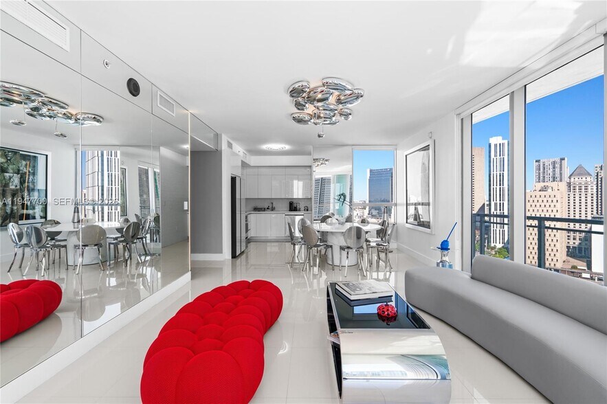 Building Photo - 90 SW 3rd St