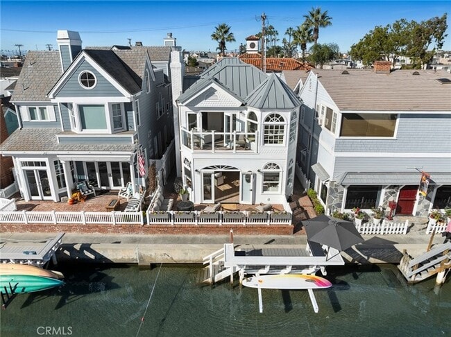 Building Photo - 125 Grand Canal