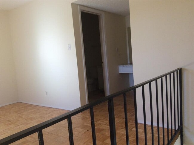 Building Photo - 1737 Wooten Park Dr