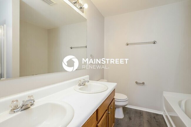 Building Photo - 4 Bedroom Pet-Friendly Home in Kernersville, NC with Main Street Renewal