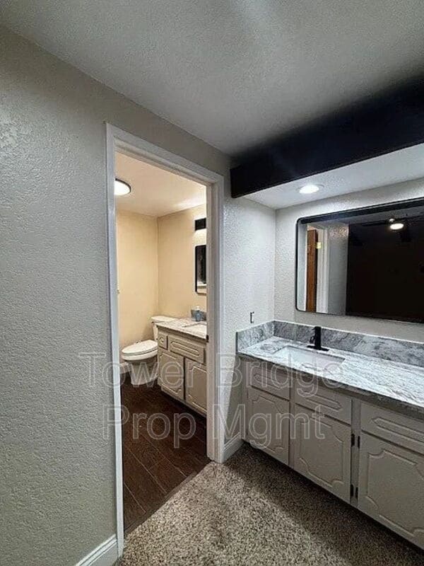 Building Photo - 7831 Hampton Ln