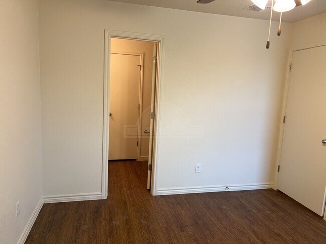 Building Photo - 1500 Justin Lp