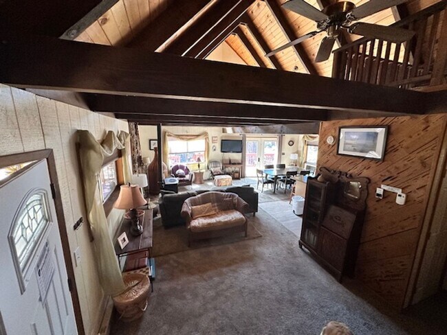 Building Photo - Cozy Cottage located Near Heavenly Ski Are...