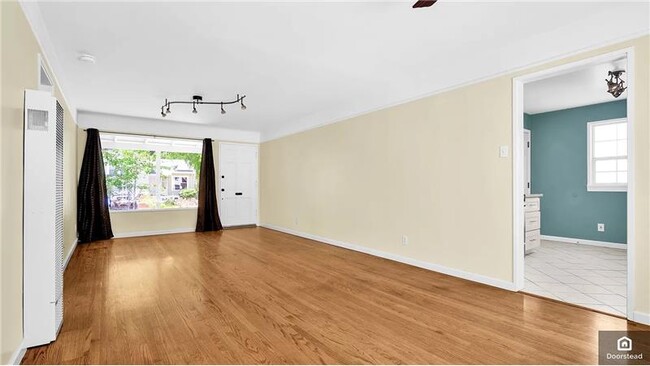 Building Photo - 518 Yuba St