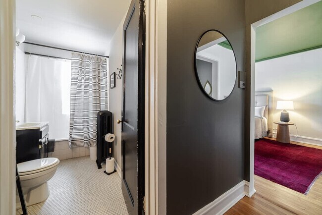 Building Photo - 3536 N Racine Ave