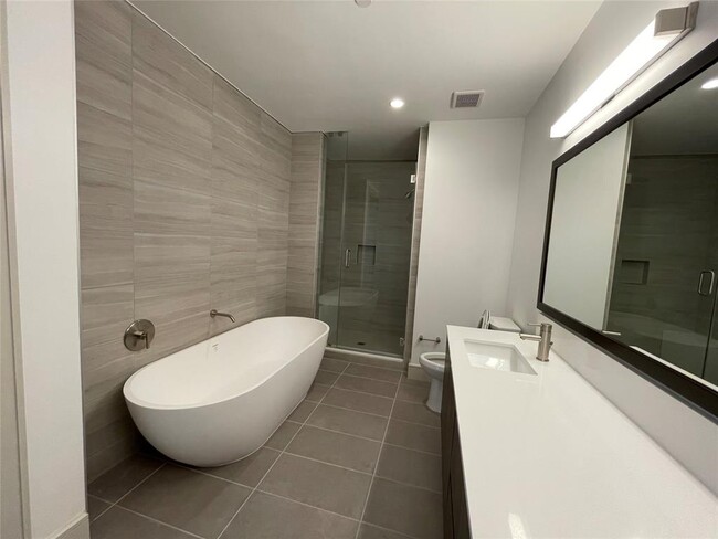Building Photo - 3099 Nowitzki Way