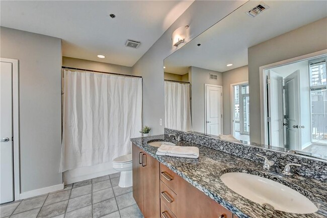 Building Photo - 923 Peachtree St NE