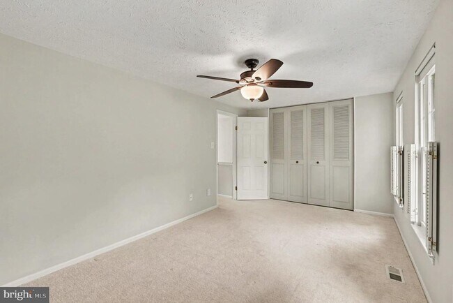 Building Photo - 15097 Mill Spring Dr