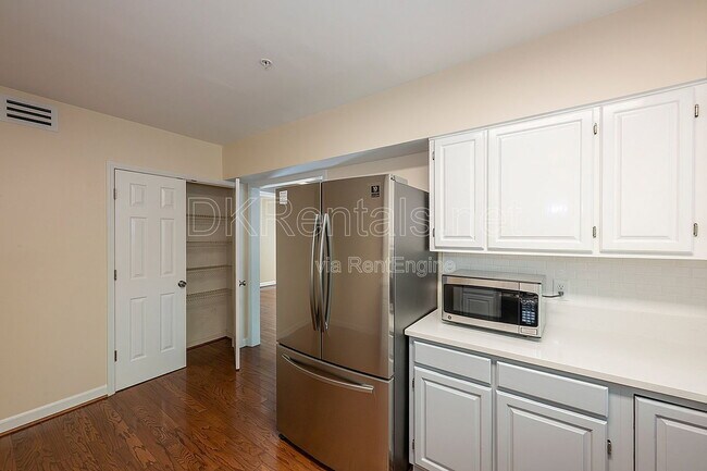 Building Photo - 103 Ashling SE