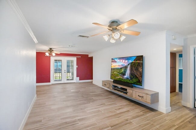 Building Photo - Beautiful, nicely updated, ENERGY EFFICIENT HOME FOR LOW UTILITY BILLS