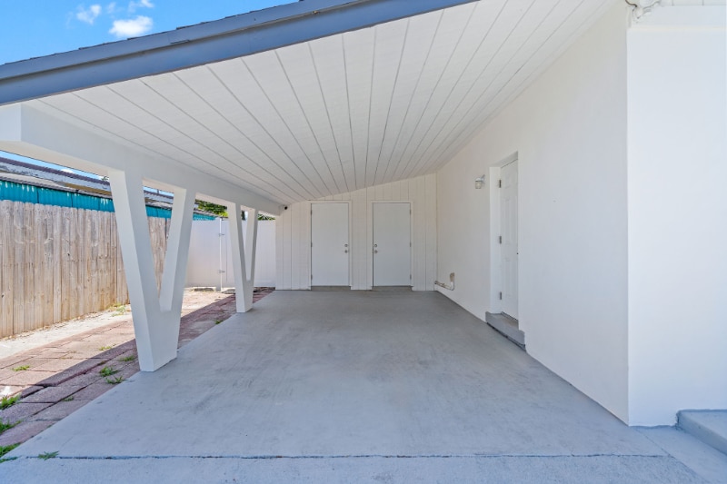 Building Photo - 230 NW 33rd Terrace