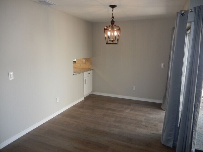 Building Photo - 1416 SW 50th St