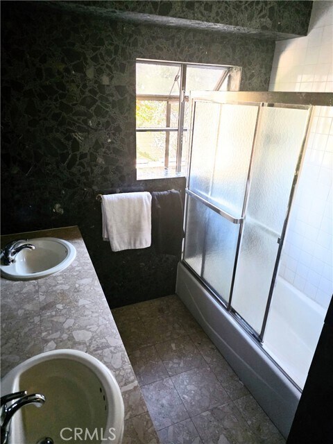 Building Photo - 4220 Duquesne Ave