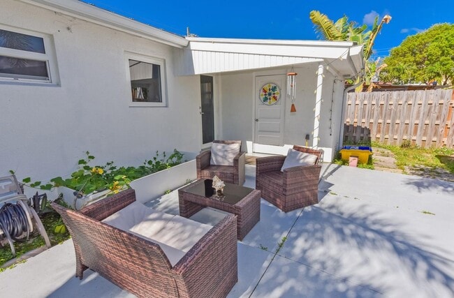 Building Photo - 727 Bunker Rd