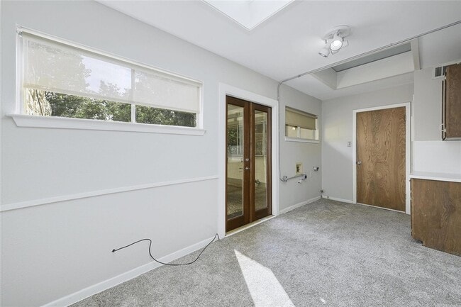 Building Photo - 6305 Shadow Valley Dr