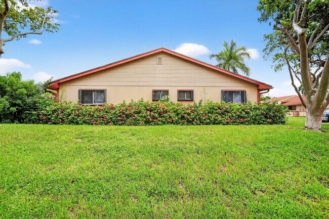 Building Photo - 15 Farnworth Dr