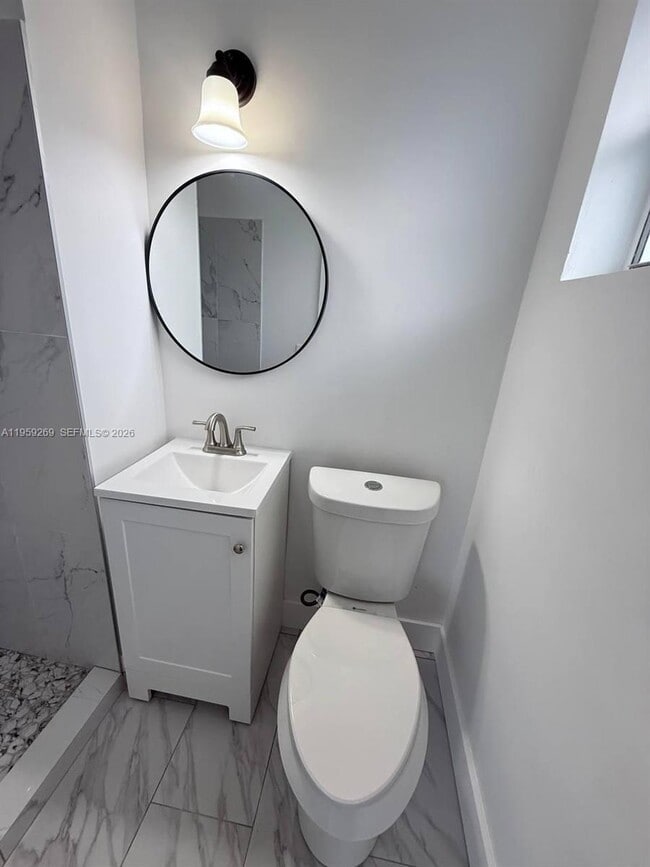 Building Photo - 3510 SW 36th Ct