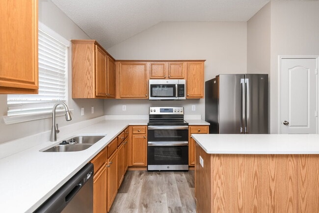 Building Photo - 360 Marsha St