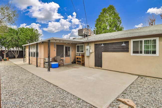Building Photo - 612 Calle Jazmin