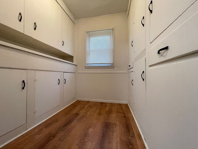 Building Photo - Large Four Bedroom Home
