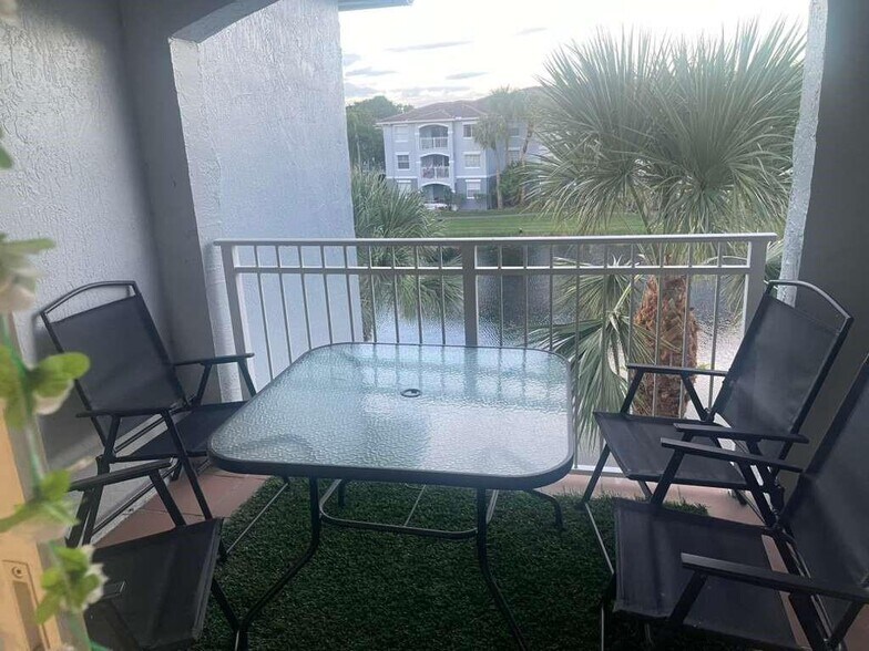 Building Photo - 9645 NW 1st Ct