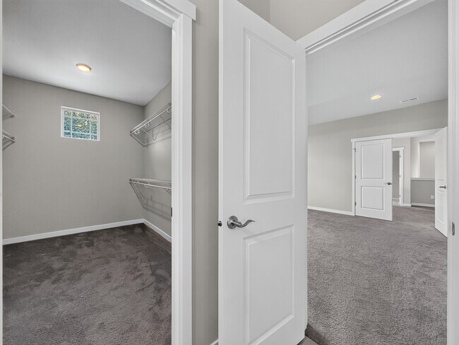 Building Photo - 15249 NE Woodland Pl
