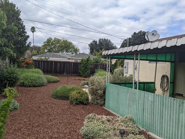 Building Photo - SANTA CLARA - updated 4 bedroom home