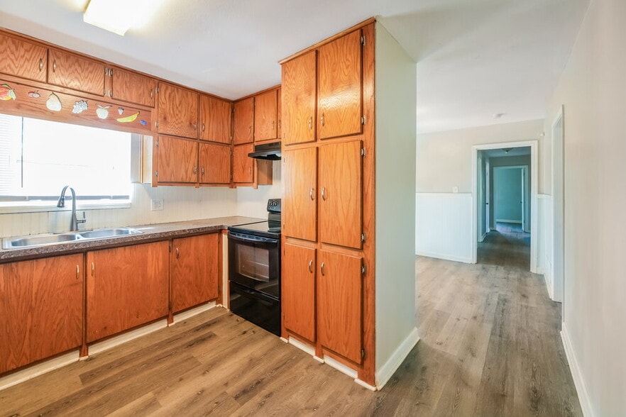 Building Photo - 3946 Creel Dr