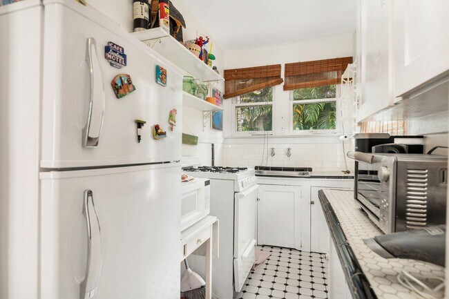 Building Photo - 710 Claremore Dr