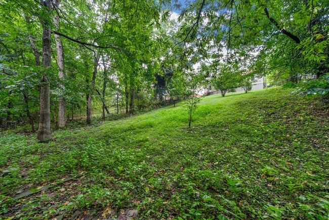 Building Photo - 2 Bedroom Pet Friendly Home For Rent Near ...