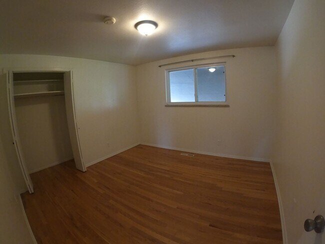 Building Photo - 700/702 South Lashley Lane
