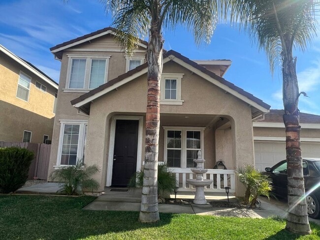 Building Photo - Spacious 4 Bed, 3 Bath Home in Madera – Pe...