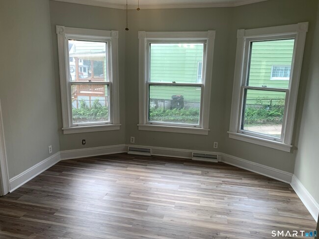 Building Photo - 308 Olivia St