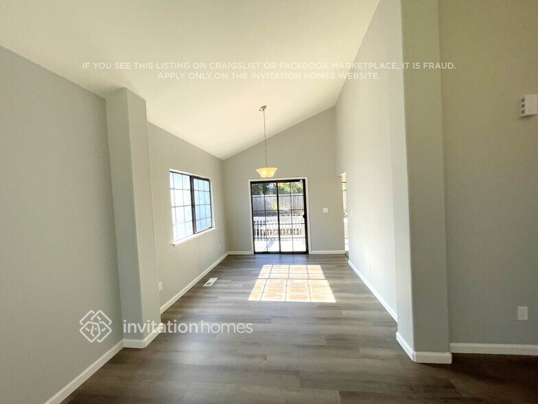 Building Photo - 921 Pueblo Way