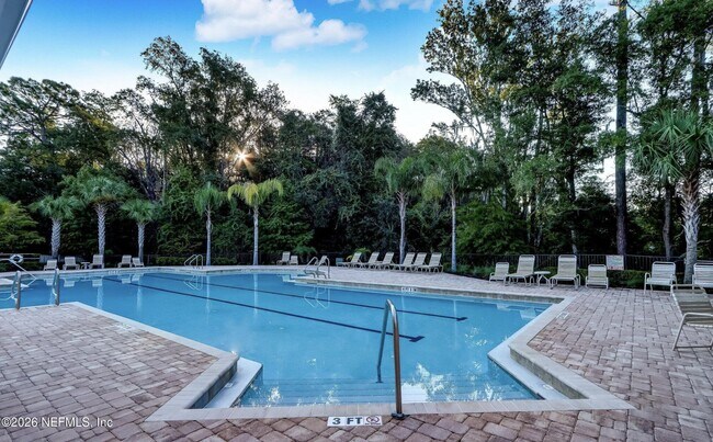 Building Photo - 15677 Moss Hollow Dr