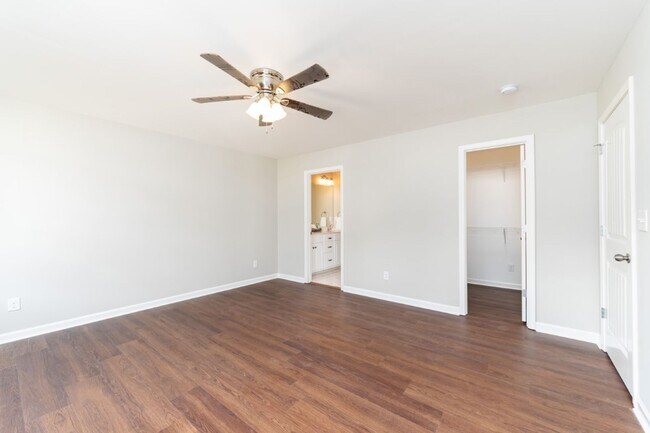 Building Photo - Gorgeous Home in Odenville! Fresh, Modern ...